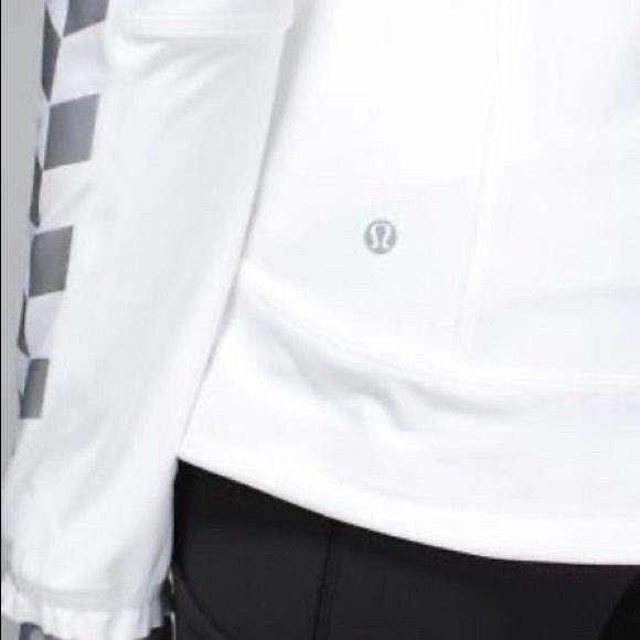 NWT, Lululemon “Feeling Frosty Softshell” - Picture 2 of 8